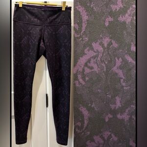Lululemon rare limited pattern wunder under yoga leggings purple black damask